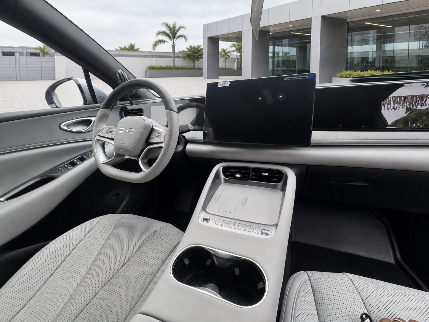 BYD Sealion 06 digital cockpit and centre console
