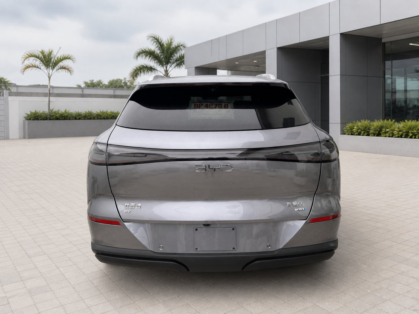 Rear view of the graphite grey BYD Sealion 06